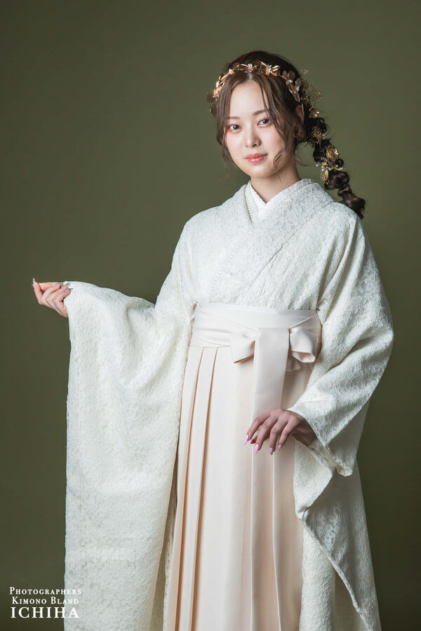 オフ白上質レースの卒業袴レンタル