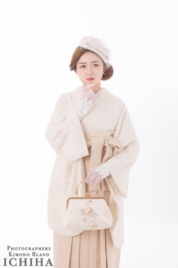 オフ白上質レースの卒業袴レンタル