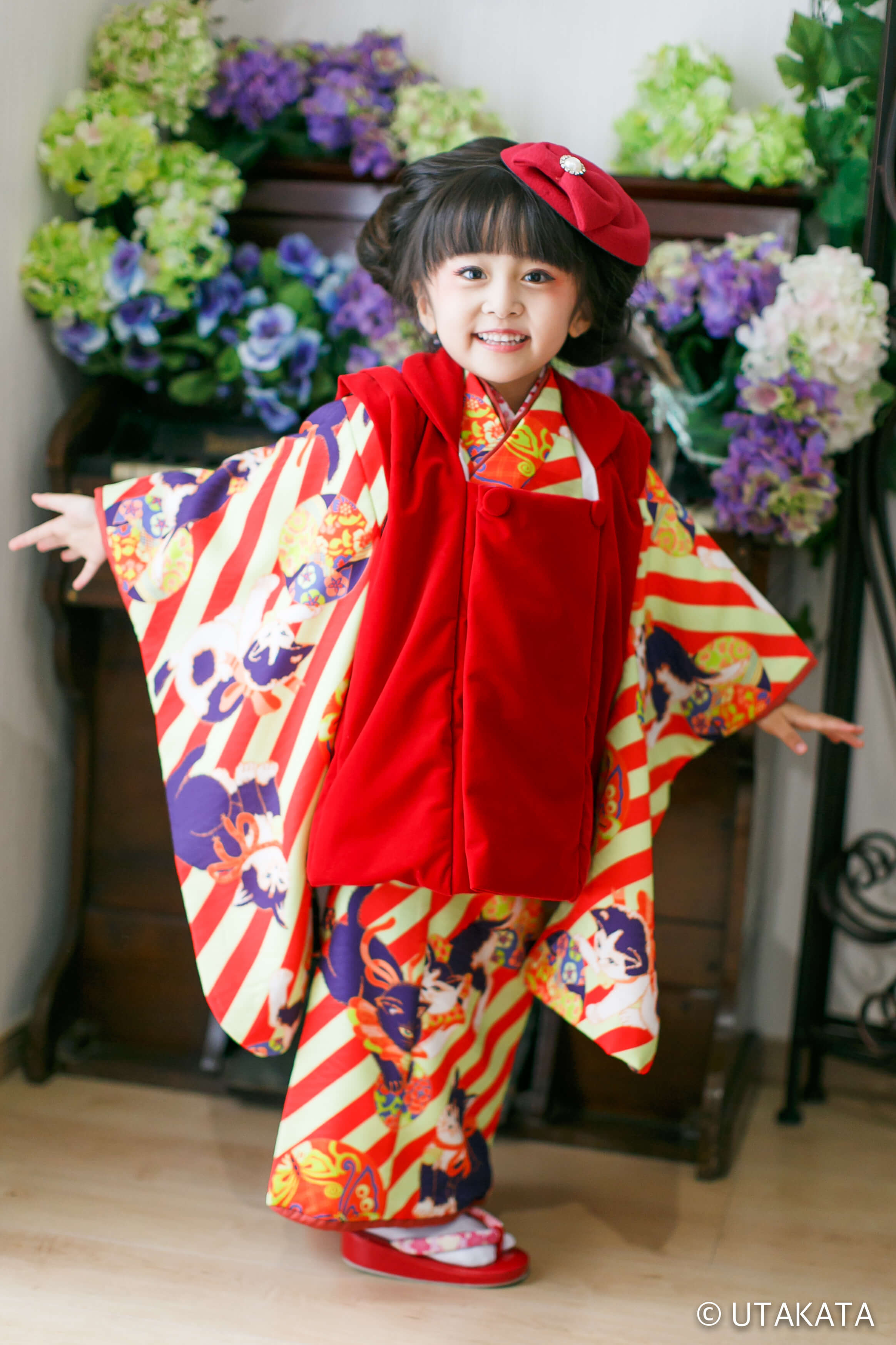 ３歳ネコ柄着物